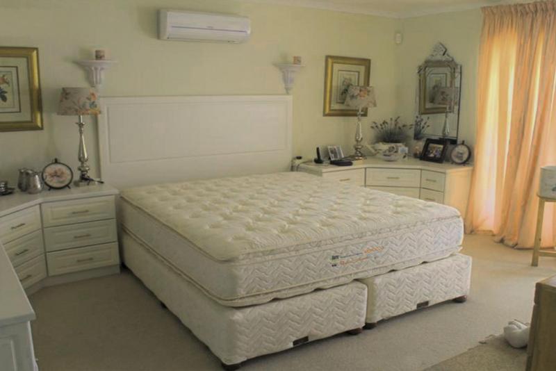 10 Bedroom Property for Sale in Fish Hoek Western Cape